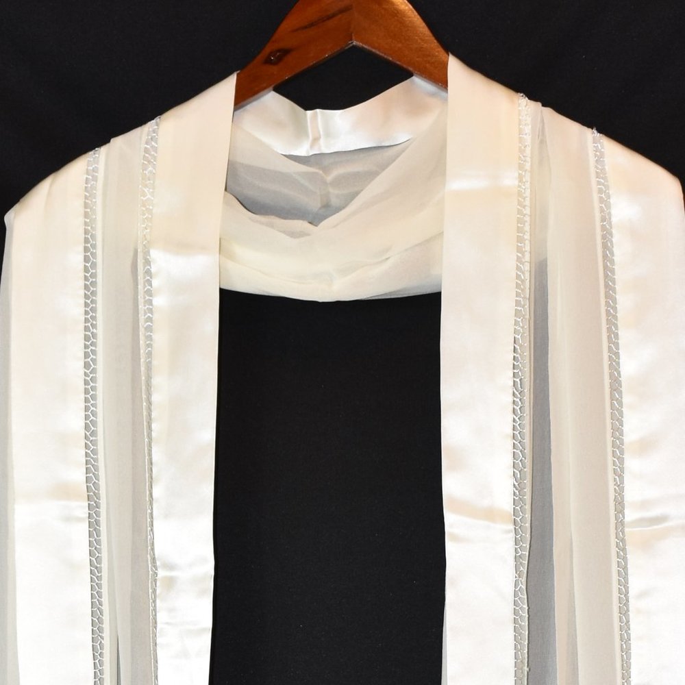 Charter Club Women's 100% Silk Scraf NWT - Picture 3 of 10